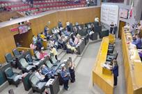 Conf&iacute;an diputados superar veto de Paquete Fiscal sin autorizar deuda