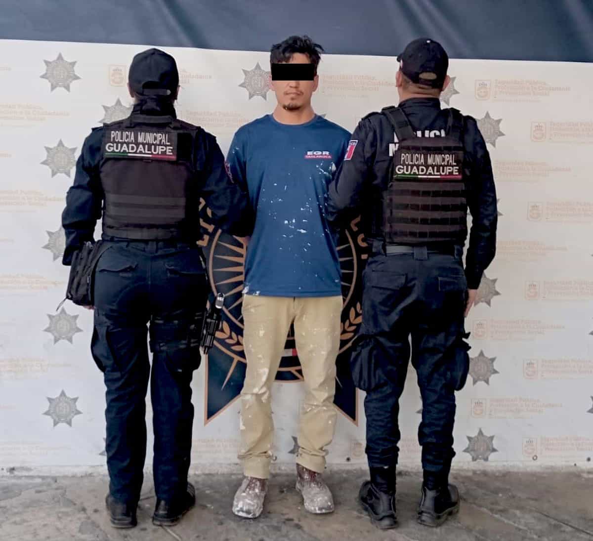 Luego de ser detectada mediante c&aacute;mara de seguridad, una camioneta robado en el 2019 es interceptada por la polic&iacute;a y detenido el conductor, en el municipio de Guadalupe.