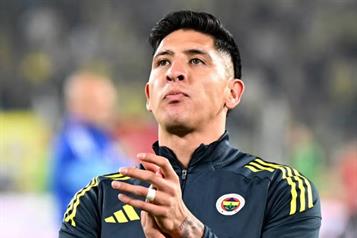 Operan a Edson &Aacute;lvarez del tobillo a cuatro meses del Mundial 