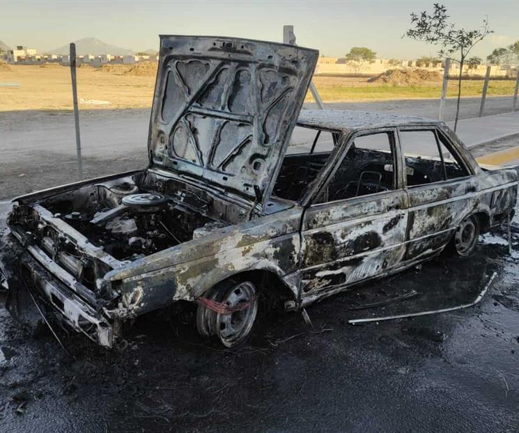 Se incendia veh&iacute;culo en Escobedo