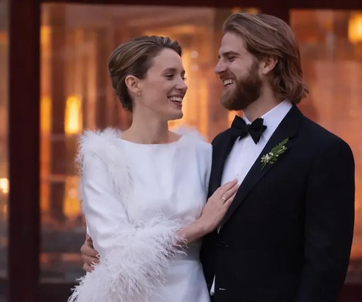 Maya Hawke re&uacute;ne al elenco de Stranger Things en su boda