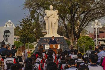 Conmemoran en Apodaca natalicio de Mois&eacute;s S&aacute;enz