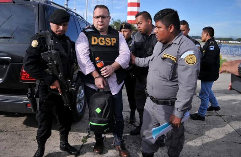 Vinculan a proceso a Javier Duarte por peculado y le niegan libertad