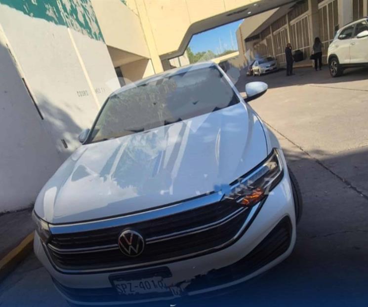 Abandonan auto robado Abandonan auto robado