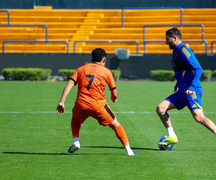 Felinos no pudieron ganarle ni al Santiago