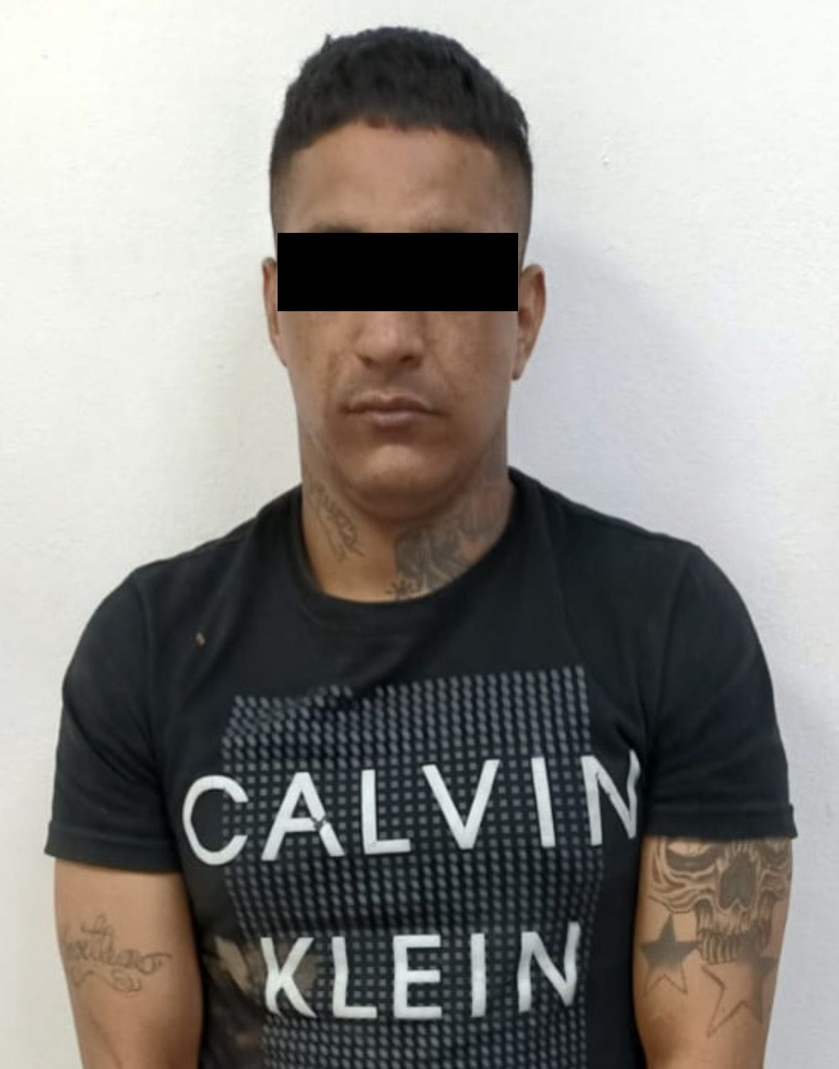 Elementos de la polic&iacute;a preventiva de Escobedo, lograron la detenci&oacute;n de un hombre que conduc&iacute;a un veh&iacute;culo con reporte de robo en la colonia La Unidad.