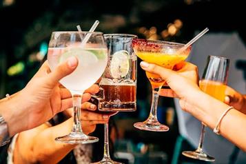 Exigen ONGs aumento de impuestos a alcohol y restringir publicidad