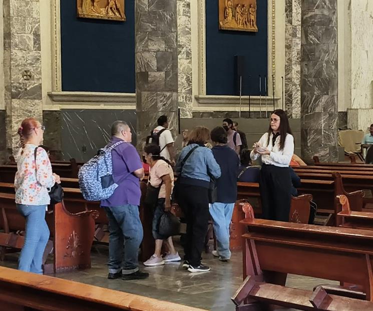 Acuden regios a la imposición de ceniza