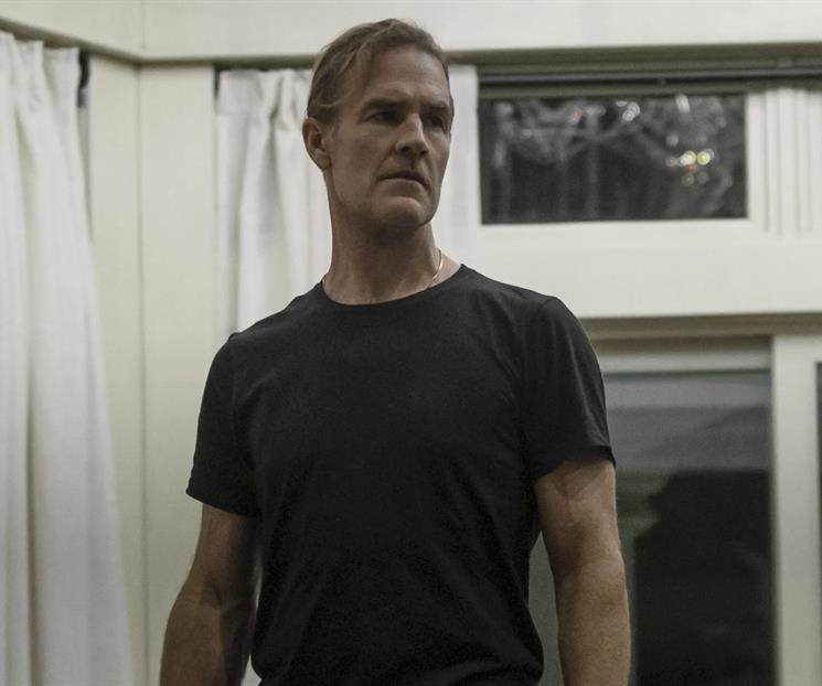 James Van Der Beek deja actuación inquietante en The Gates James Van Der Beek deja actuación inquietante en The Gates