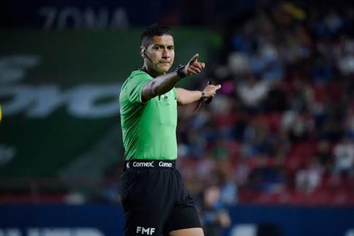 Cambian &aacute;rbitro para el Pumas-Rayados