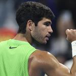 Avanza Carlos Alcaraz a semifinales en Qatar