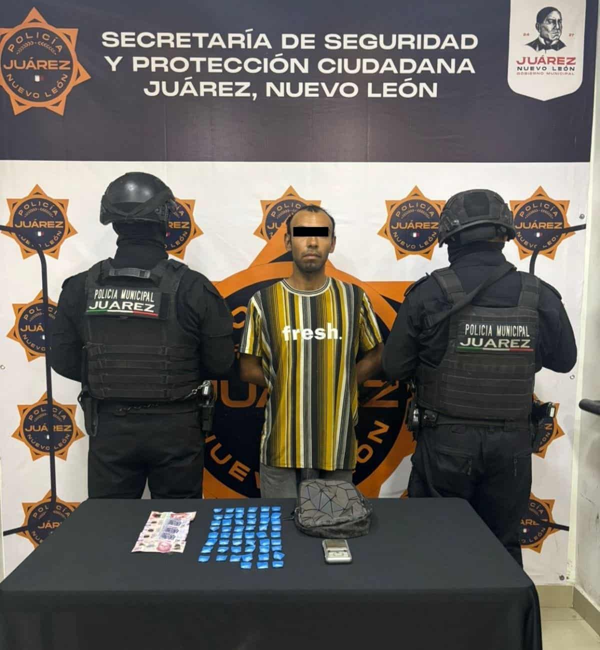 Elementos de la Secretar&iacute;a de Seguridad y Protecci&oacute;n Ciudadana de Ju&aacute;rez montaron un despliegue estrat&eacute;gico en distintas arterias de la colonia Monte Verde, para la ubicaci&oacute;n y posterior detenci&oacute;n de un hombre por su probable participaci&oacute;n en delitos contra la salud.