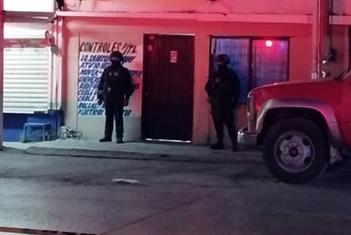 Ejecutan a hombre en local