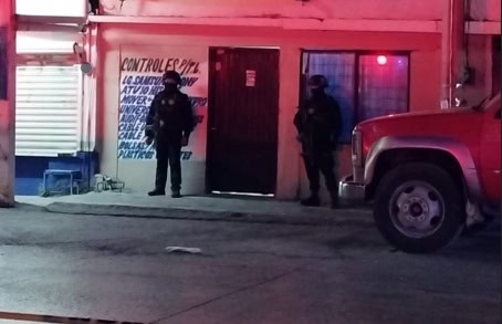 Ejecutan a hombre en local