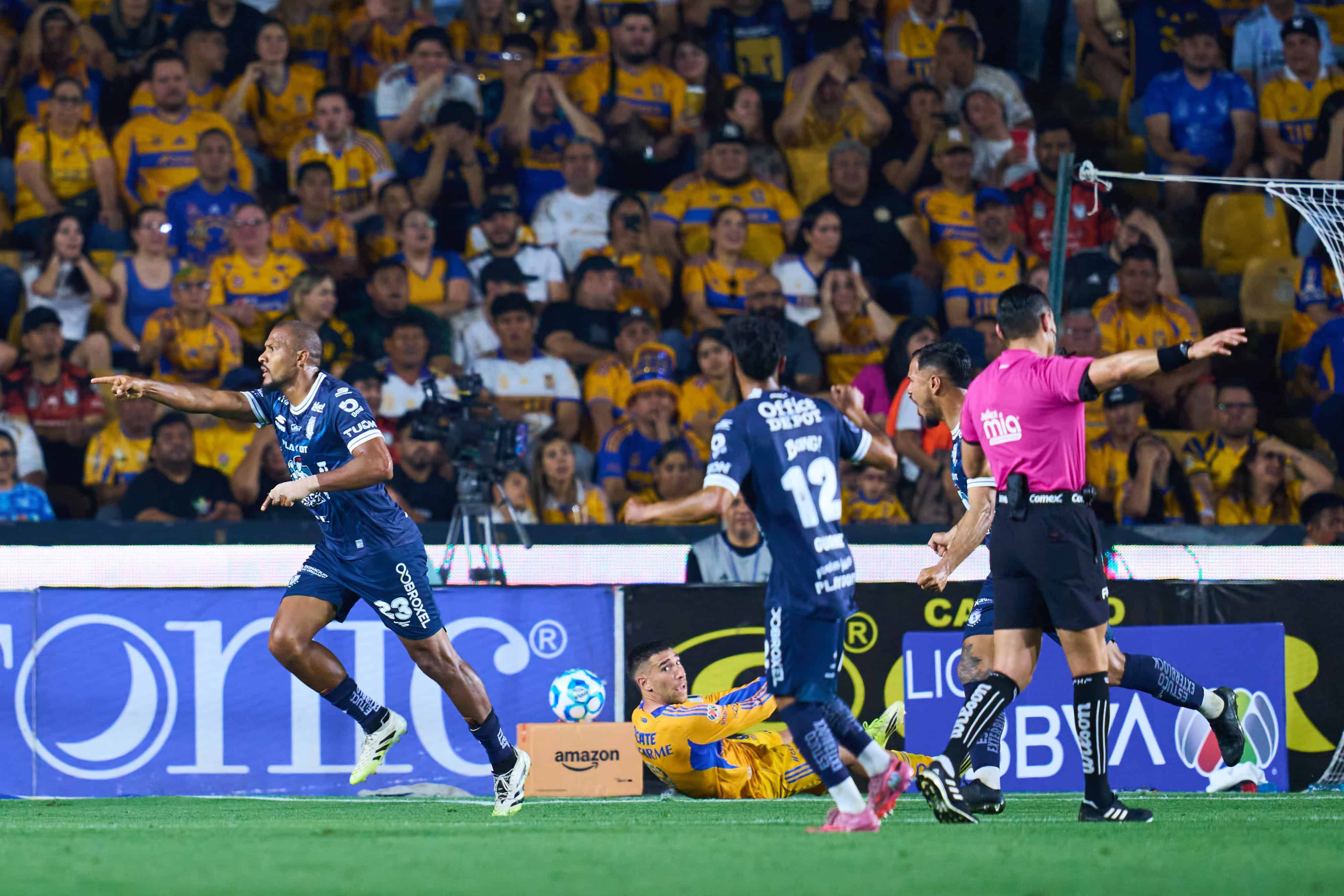 Salomón Rondón empata.