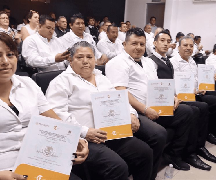 Certifica ST a 97 operadores del transporte p&uacute;blico