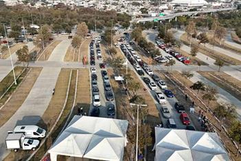 Llevan vacunaci&oacute;n a estadios de Rayados y Tigres