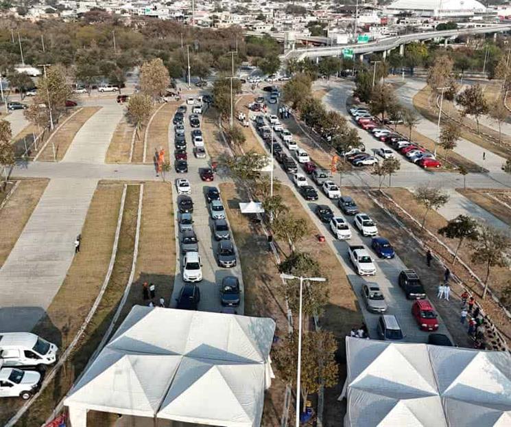 Llevan vacunaci&oacute;n a estadios de Rayados y Tigres