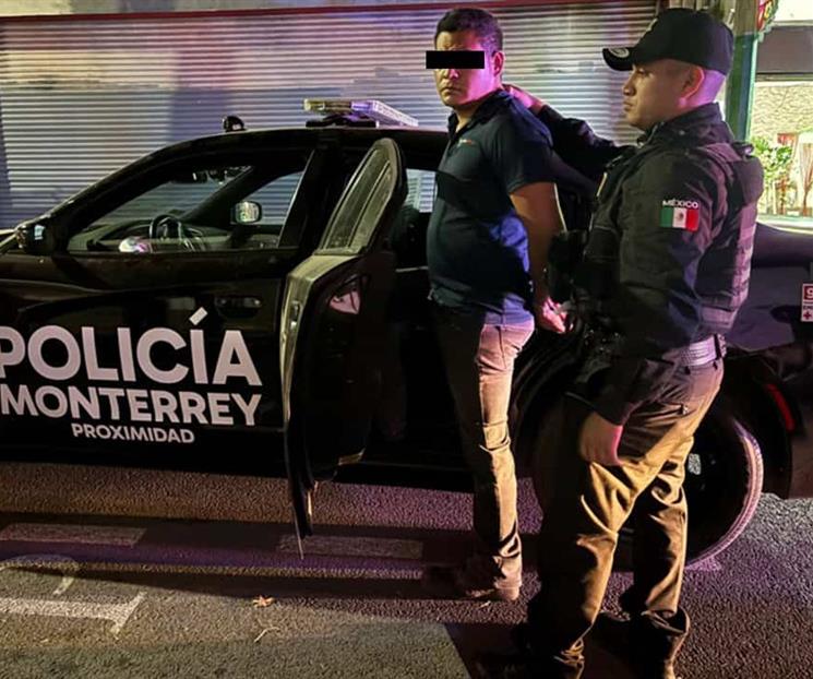 Maneja auto robado; lo detienen