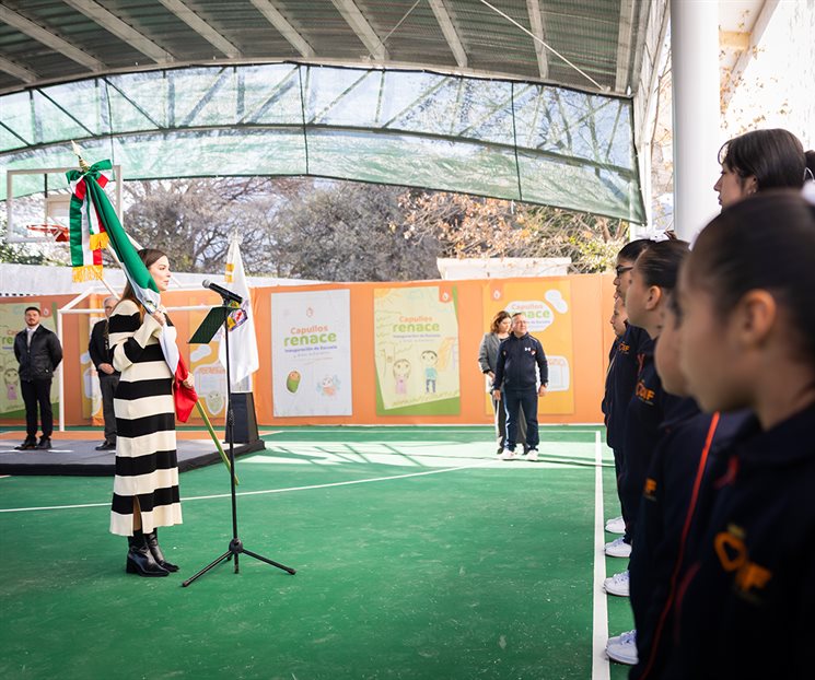 Inician clases en Escuela Capullos