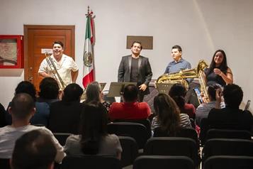 Con doble dosis musical vibran en la Casa de la Cultura de NL