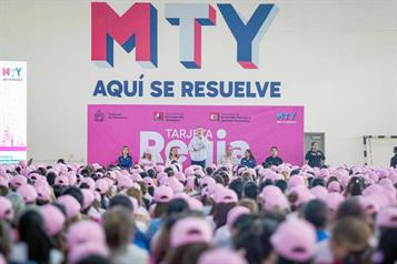 Entrega Monterrey la Tarjeta Regia Plus