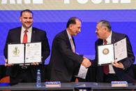 Acuerdan UANL y Fiscal&iacute;a beneficios acad&eacute;micos y laborales