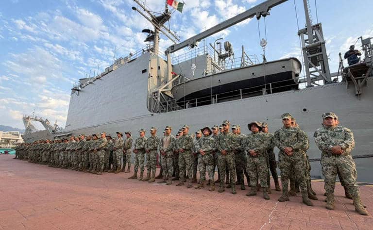 Arriban elementos de Infantería de Marina Arriban elementos de Infantería de Marina