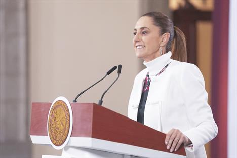 Plantea Sheinbaum mantener 200 diputados federales
