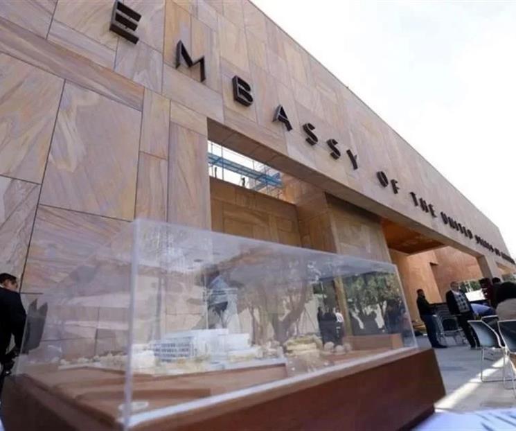 Embajada de EU en M&eacute;xico levanta restricciones