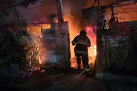 Acaba incendio con vivienda