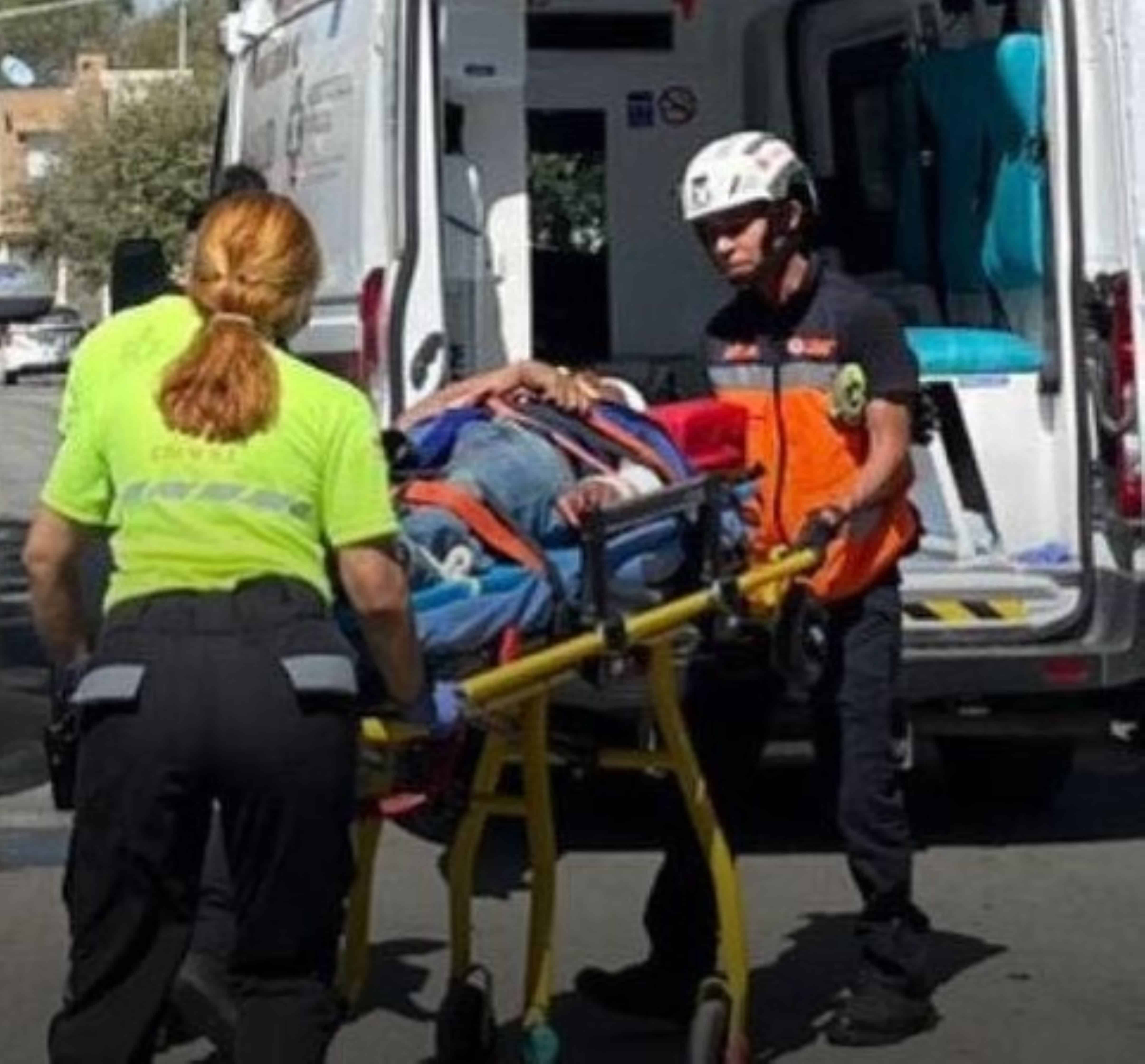 Un trabajador de la construcci&oacute;n originario del estado de Quer&eacute;taro, termin&oacute; con lesiones de consideraci&oacute;n, al desplomarse de una altura de siete metros en una obra negra que se construye en el municipio de Ju&aacute;rez.