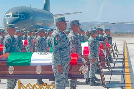 Despiden Fuerzas Armadas a los soldados ca&iacute;dos