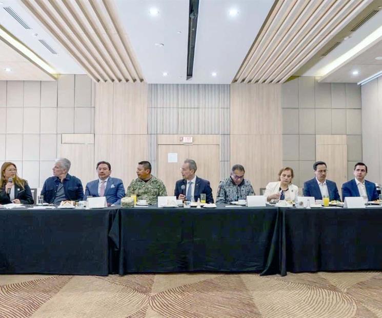 Tiene H&eacute;ctor Guti&eacute;rrez reuni&oacute;n de evaluaci&oacute;n de proyectos