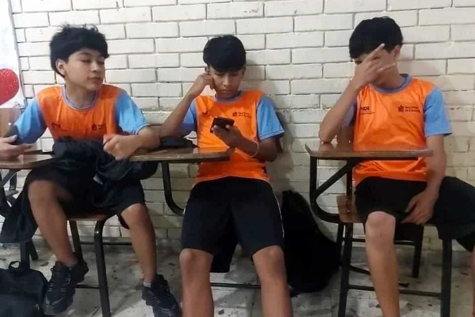 La Fiscal&iacute;a General de Justicia del Estado, solicito el apoyo de la ciudadan&iacute;a para localizar a tres adolescentes reportados como desaparecidos en el municipio de Escobedo, quienes son compa&ntilde;eros de escuela y amigos.