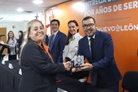 Reconocen a 40 servidores p&uacute;blicos por 15 y 30 a&ntilde;os