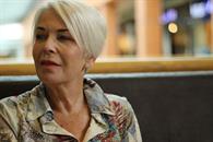 Este es el tono de rubio que disimula las canas por completo Este es el tono de rubio que disimula las canas por completo