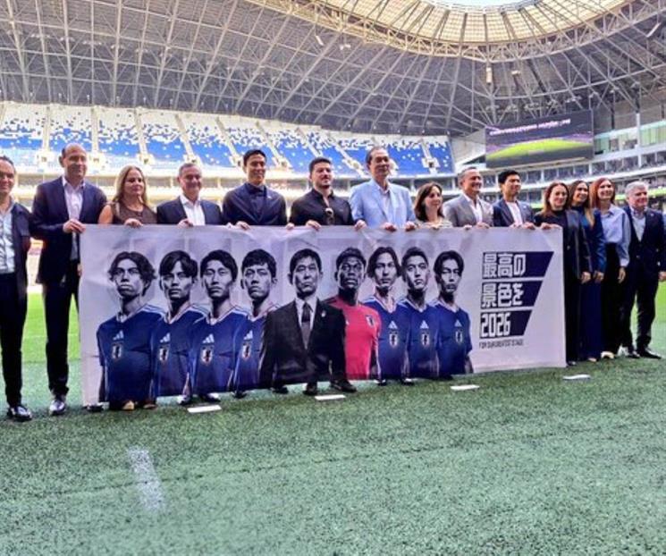 Autoridades japonesas visitan el Estadio BBVA