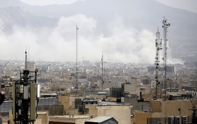 Israel y Estados Unidos atacan a Ir&aacute;n