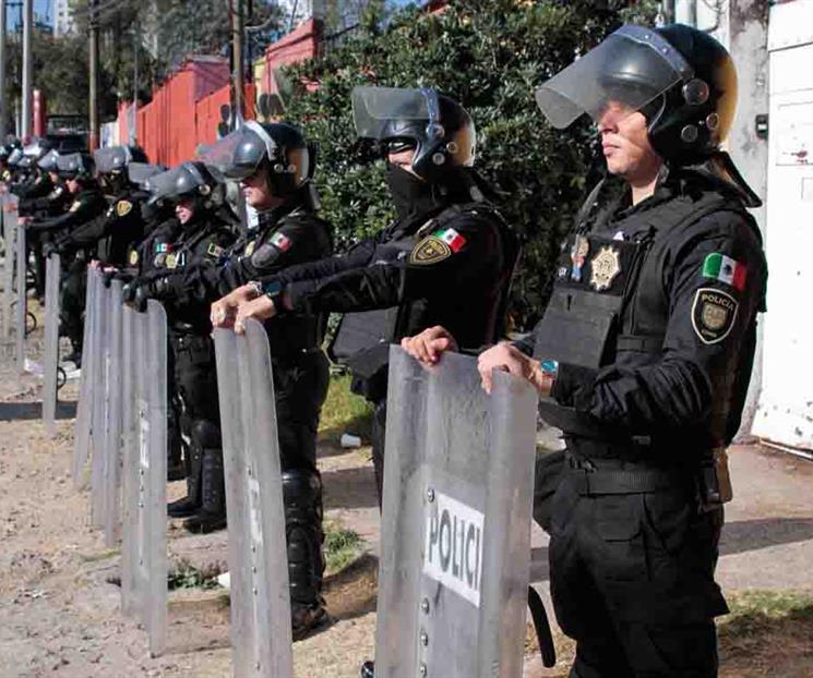 Libro documenta historia de la policía de la capital del país Libro documenta historia de la policía de la capital del país