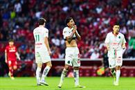 Suelta Chivas el liderato