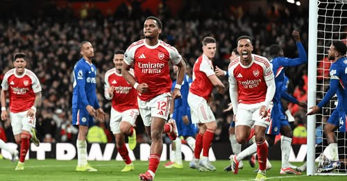 Sufre el Arsenal, pero vencen al Chelsea y siguen de líderes Sufre el Arsenal, pero vencen al Chelsea y siguen de líderes