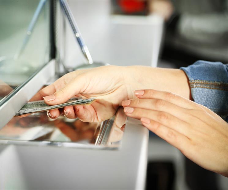 El cr&eacute;dito crece al menor ritmo en cuatro a&ntilde;os