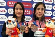 Gemelas Lia y M&iacute;a se hacen del bronce en Copa del Mundo