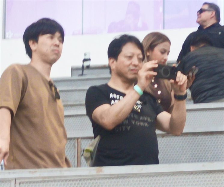 Comitivas de Jap&oacute;n y Holanda visitan al estadio Monterrey