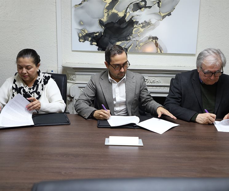 Firma DIF NL convenio con Hospital Christus Muguerza