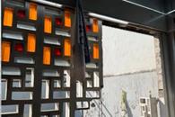 Indigna destrucci&oacute;n de vitrales de Enrique del Moral en Metro