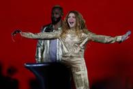 Re&uacute;ne Shakira a m&aacute;s de 400 mil personas en el Z&oacute;calo