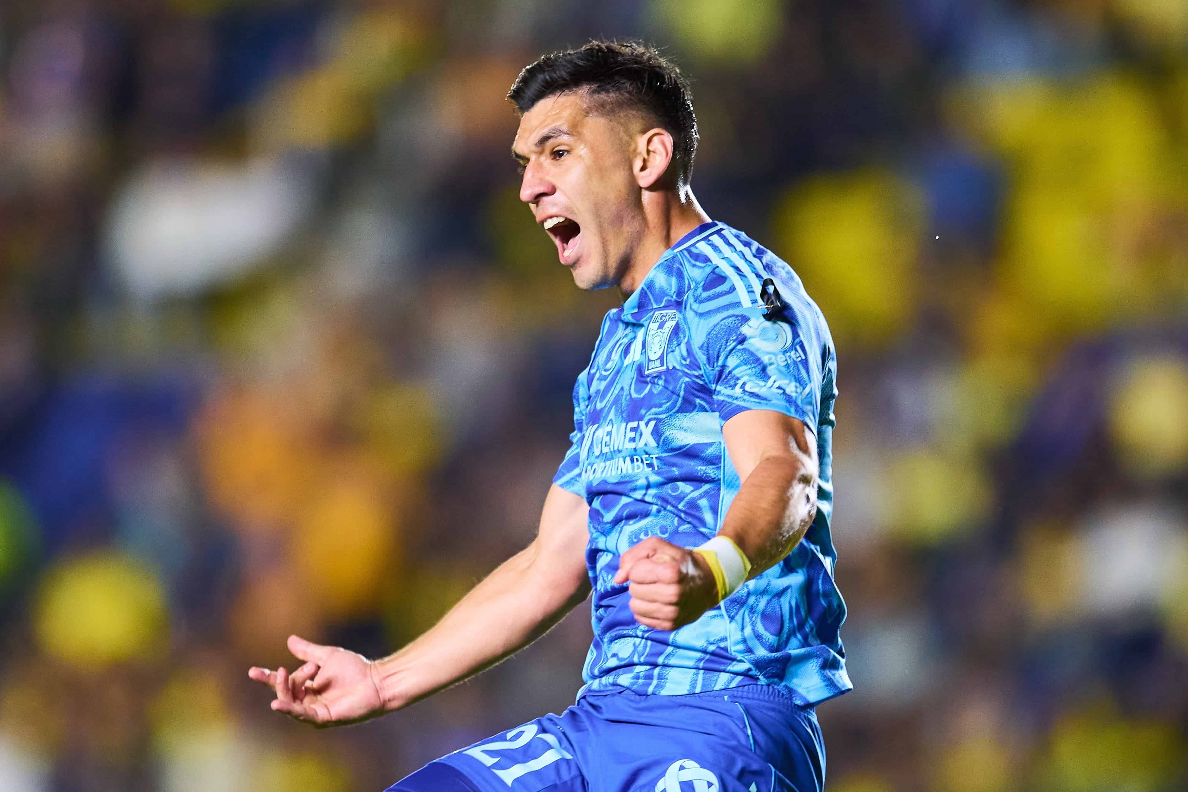 Jes&uacute;s Angulo anota.