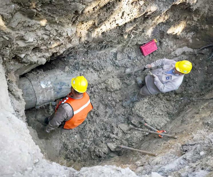 Realiza AyD mantenimiento preventivo en tubería de drenaje sanitario Realiza AyD mantenimiento preventivo en tubería de drenaje sanitario